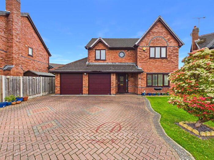 4 Bedroom Detached House For Sale In Hermitage Park, Wrexham, LL13