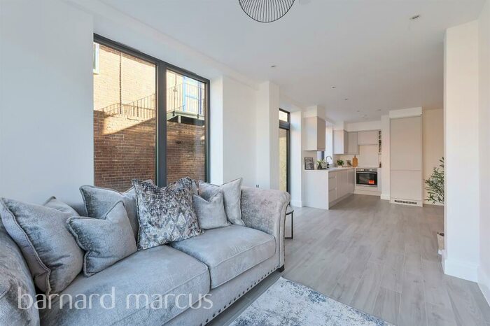 2 Bedroom Apartment To Rent In Bolters Lane, Banstead, SM7