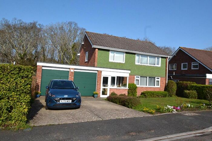 4 Bedroom Detached House For Sale In Park View, PO33