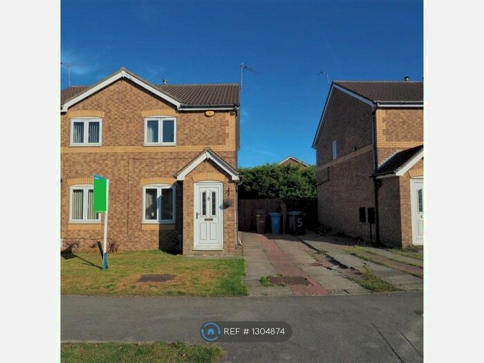 2 Bedroom Semi-Detached House To Rent In Camilla Close, Hull, HU9