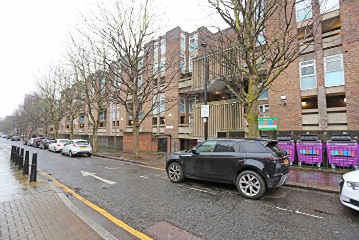 3 Bedroom Maisonette To Rent In Mansford Street, Blythendale House, London, E2