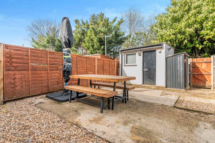 3 Bedroom Terraced House To Rent In Brenchley Gardens London, SE23