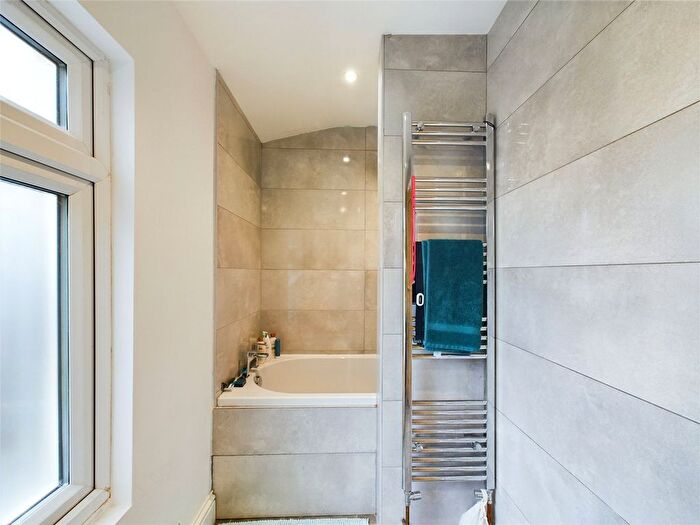 3 Bedroom Terraced House For Sale In Colls Road, London, SE15