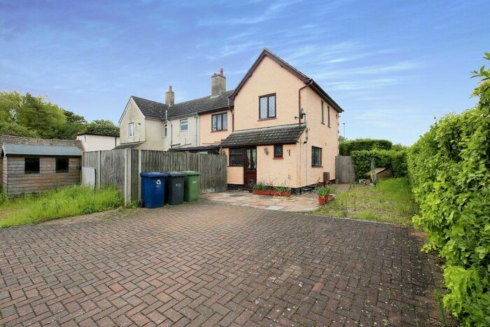 3 Bedroom Semi-Detached House For Sale In Hill Estate, Bury, Huntingdon, PE26