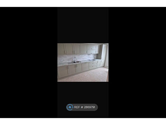 2 Bedroom Flat To Rent In Osprey Heights, London, SW11