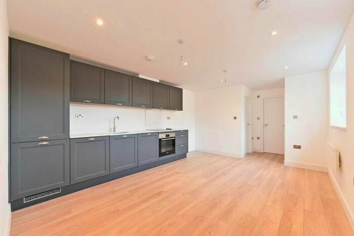 1 Bedroom Flat To Rent In Portland Road, Dorking, RH4