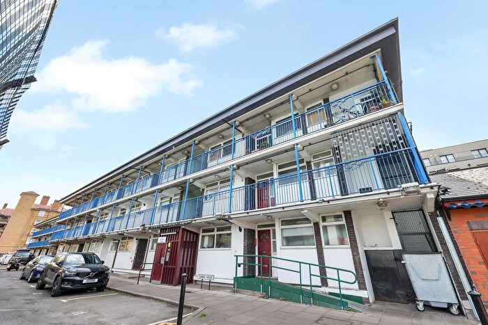 2 Bedroom Flat For Sale In Dundas House, Bishops Way, London, E2