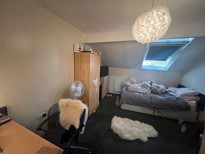 9 Bedroom Terraced House To Rent In Cardigan Road, Headingley, Leeds, LS6