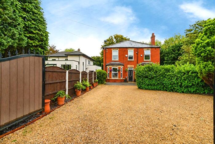 4 Bedroom Semi-Detached House For Sale In Worsley Road, Swinton, Manchester, Greater Manchester, M27