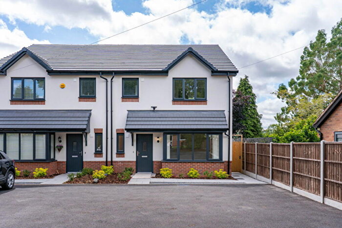 4 Bedroom Semi-Detached House For Sale In Ash Lane, Alvechurch, B48