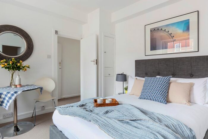 Studio To Rent In Dolphin Square, London, SW1V