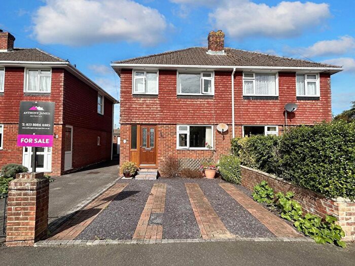 3 Bedroom Semi-Detached House For Sale In Mansell Close, Dibden Purlieu, SO45