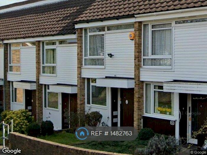 2 Bedroom Terraced House To Rent In Alpine Close, Croydon, CR0