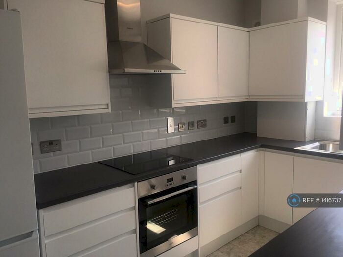 4 Bedroom Flat To Rent In Yew House, London, SE14