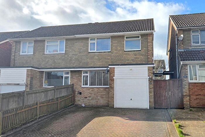 4 Bedroom Semi Detached House For Sale In Thornbury Close, Fareham, PO14