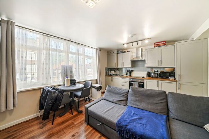 1 Bedroom Flat To Rent In Sheaveshill Parade, Sheaveshill Avenue, London, NW9