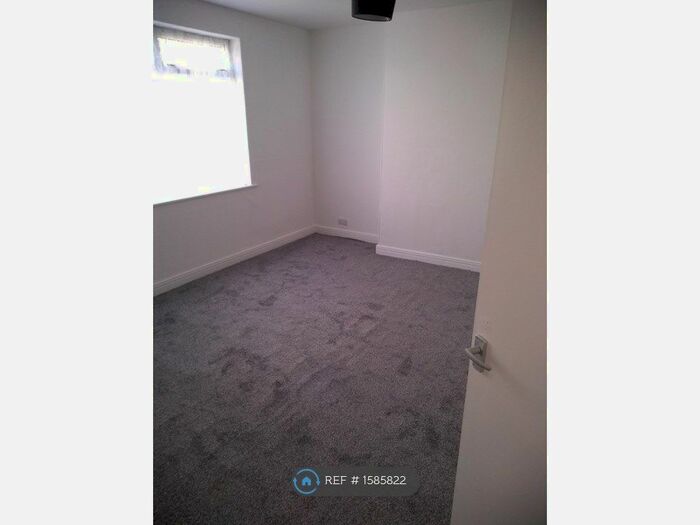 2 Bedroom Flat To Rent In Irthing Avenue, Newcastle Upon Tyne, NE6