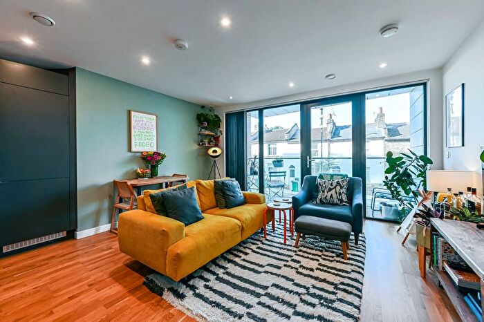 1 Bedroom Flat For Sale In Hawthorne Crescent, East Greenwich, London, SE10