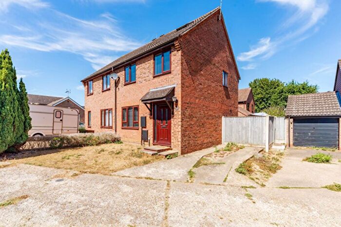 4 Bedroom Semi-Detached House For Sale In Gunton Road, Loddon, NR14