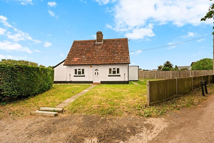 5 Bedroom Bungalow To Rent In Clockhouse Lane, Ashford, TW15