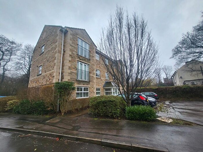 2 Bedroom Apartment To Rent In Fearnley Croft, Gomersal, BD19