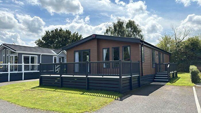2 Bedroom Lodge For Sale In Sheriff Hutton Road, Strensall, York, YO32