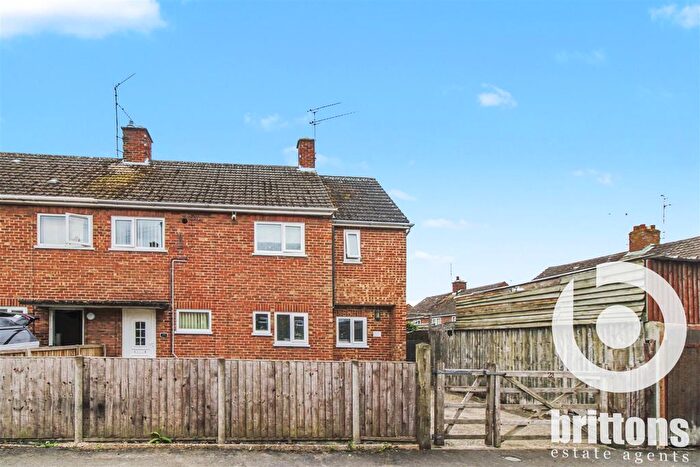 3 Bedroom Semi-Detached House For Sale In Raleigh Road, Gaywood, PE30