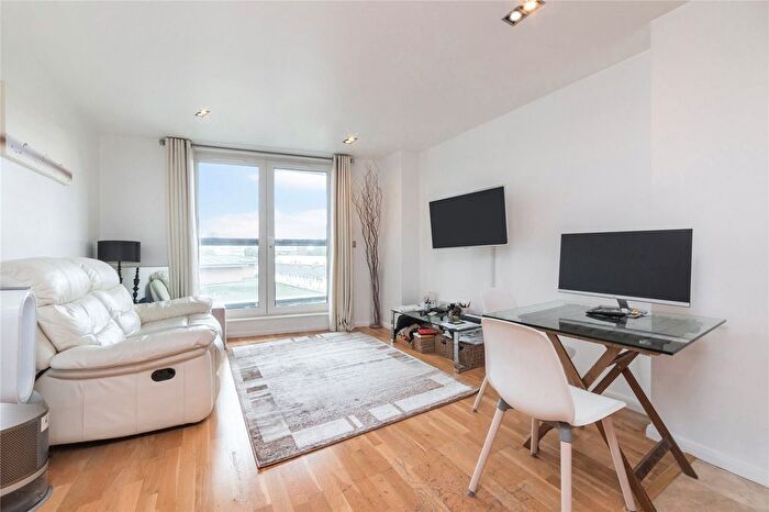 1 Bedroom Flat For Sale In City Tower, Limeharbour, E14