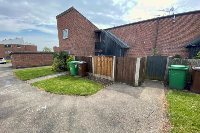 2 Bedroom Flat To Rent In Nidderdale, Wollaton, NG8