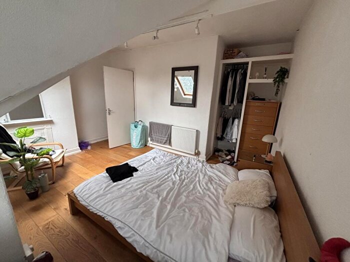 5 Bedroom House To Rent In Back Headingley Mount, Leeds, LS6