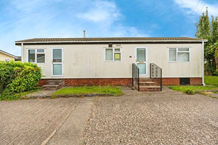 2 Bedroom Property For Sale In Hillcrest Park, Wilbury Hills Road, Letchworth Garden City, Hertfordshire, SG6