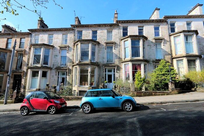 1 Bedroom Flat To Rent In Huntly Gardens, Glasgow, G12