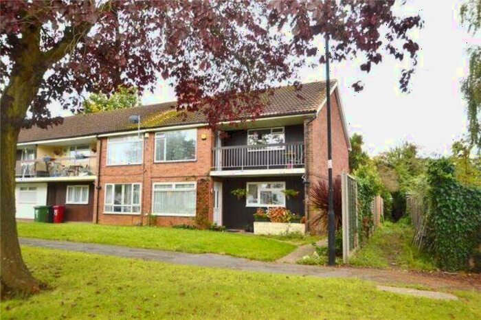 2 Bedroom Maisonette To Rent In Newton Close, Slough, SL3