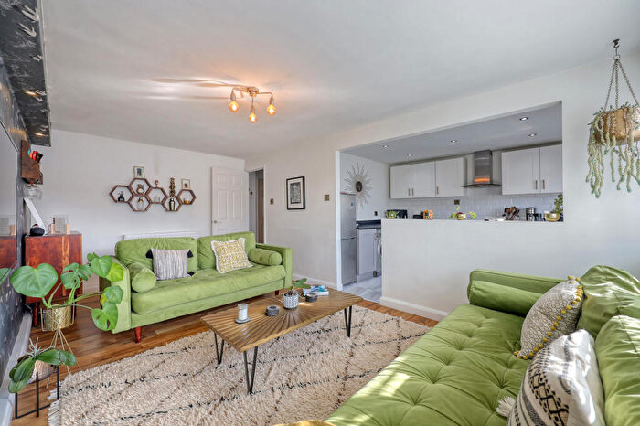 2 Bedroom Flat For Sale In East Hanningfield, CM3