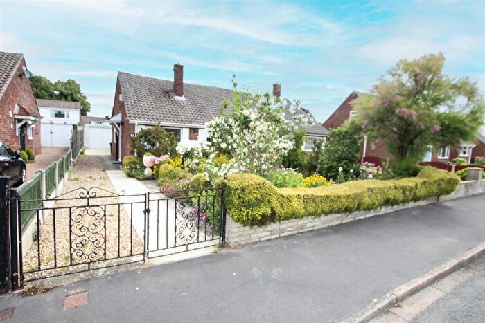 2 Bedroom Semi-Detached Bungalow For Sale In Ings Way, Arksey, Doncaster, DN5