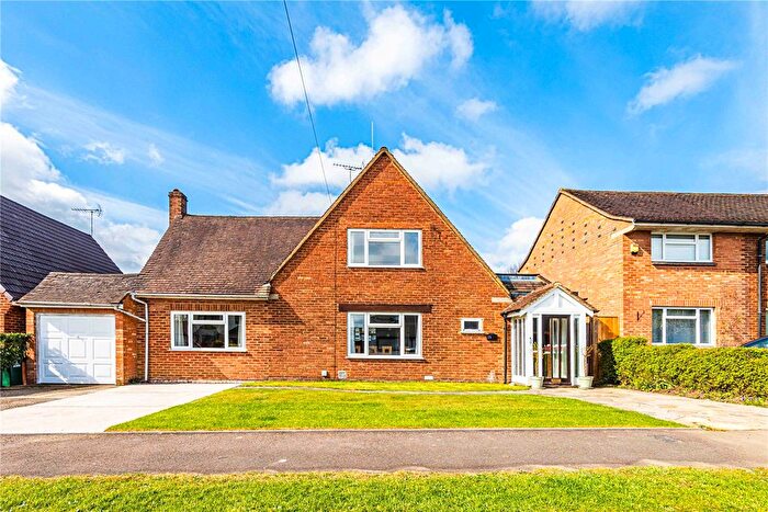 3 Bedroom Detached House For Sale In Hilltop Road, Kings Langley, Hertfordshire, WD4
