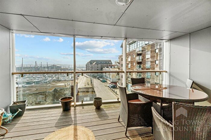 2 Bedroom Apartment To Rent In North Quay, Plymouth, PL4