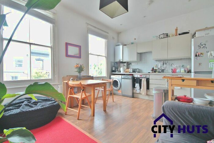 2 Bedroom Flat To Rent In Clonbrock Road, London, N16