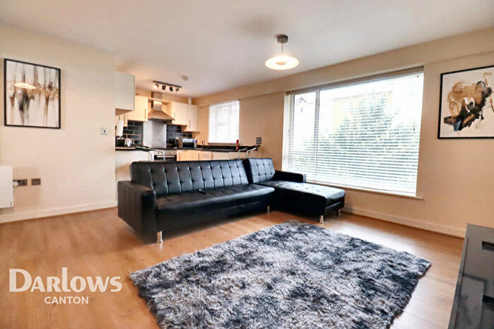 2 Bedroom Apartment For Sale In Overstone Court, Cardiff, CF10