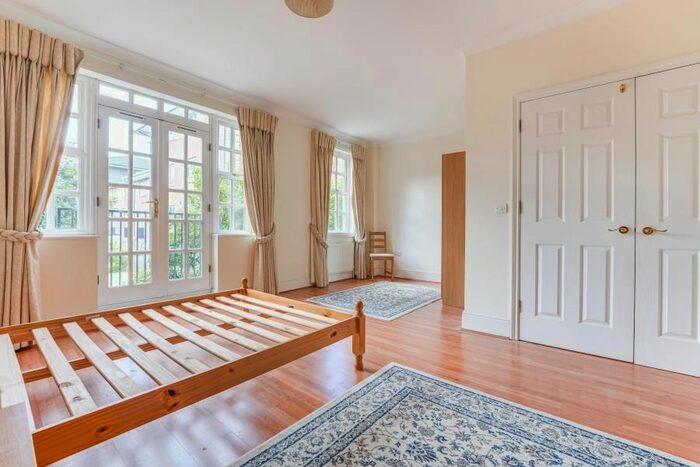 4 Bedroom Property To Rent In Queensbridge Road, Hackney, E8