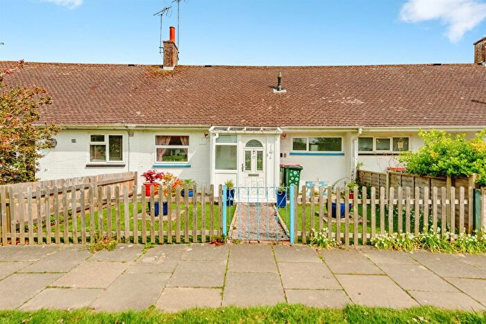 1 Bedroom Terraced Bungalow For Sale In Durham Close, Crawley, RH10