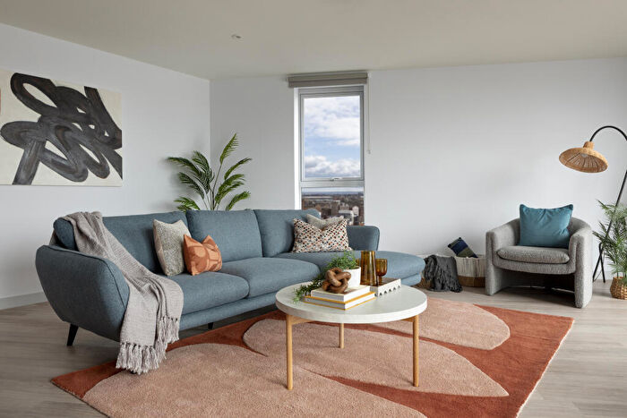 3 Bedroom Apartment To Rent In Dockside, Edinburgh, EH6