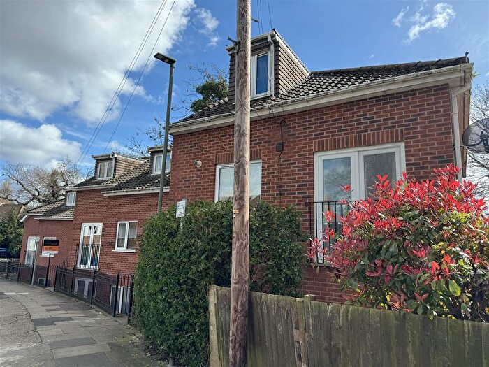 1 Bedroom Flat To Rent In Salcombe Gardens, Mill Hill, NW7