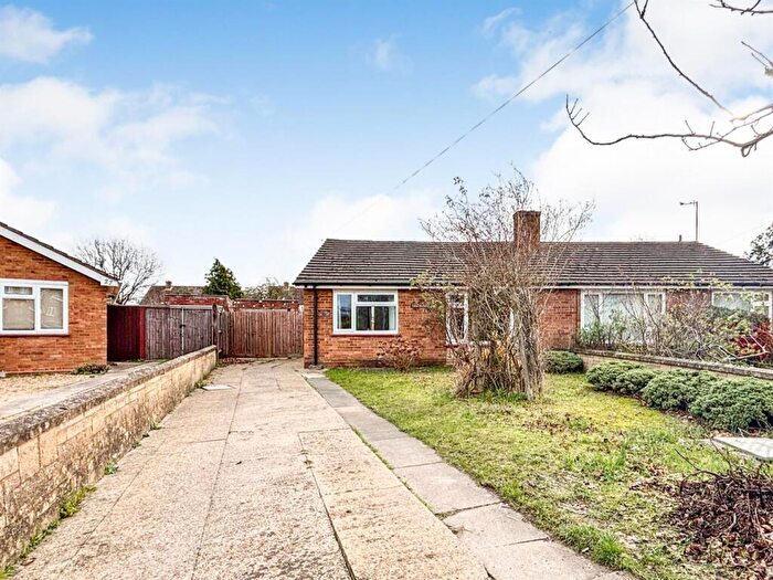 2 Bedroom Semi-Detached Bungalow For Sale In High View, Bedford, MK41