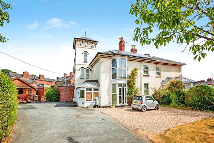6 Bedroom Semi-Detached House For Sale In Milford Road, Newtown, SY16