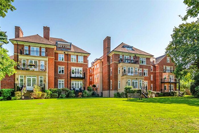 2 Bedroom Flat For Sale In Worsley Grange, Kemnal Road, Chislehurst, BR7