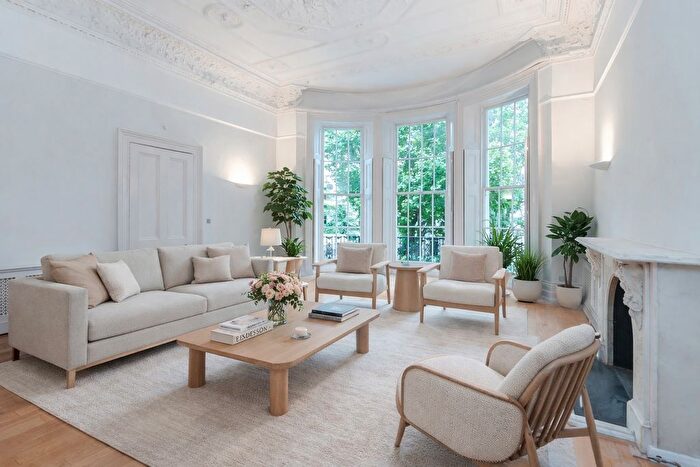 4 Bedroom Maisonette To Rent In Clifton Gardens, Little Venice, W9