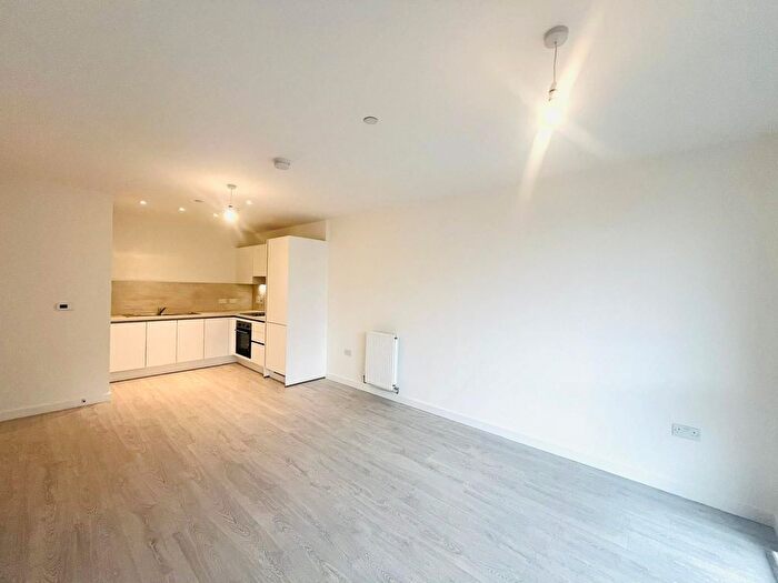 1 Bedroom Flat To Rent In Caturra Court, Cranton Avenue, Hayes, UB3