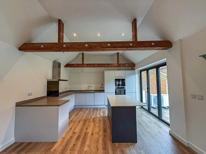 1 Bedroom Barn Conversion To Rent In Main Street, Newark-on-Trent, NG23