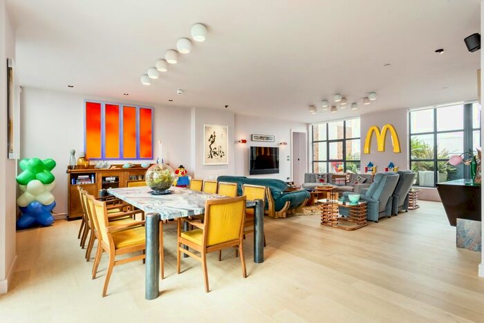 3 Bedroom Flat To Rent In Warple Way, London, W3